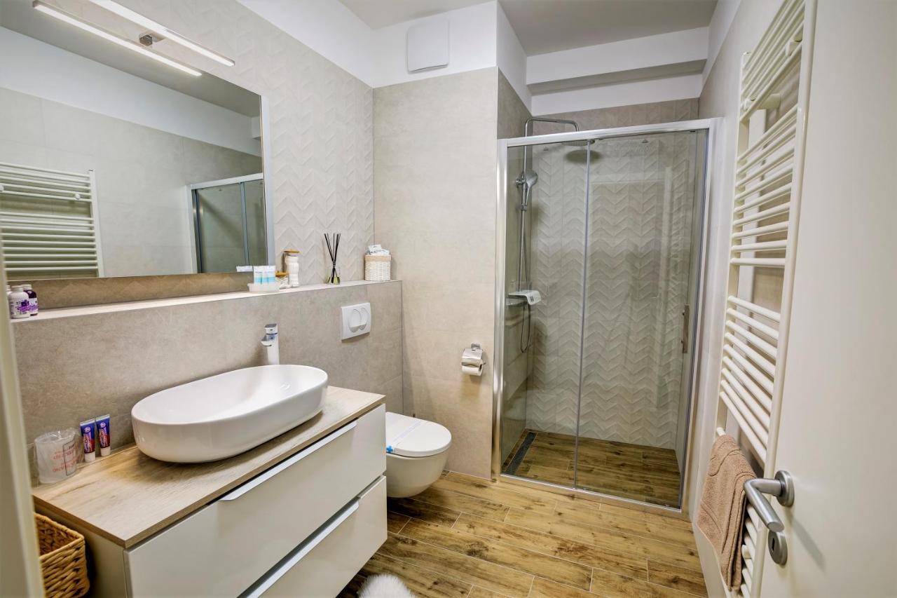 Luxury Apartment 4Seasons With Garage Split Bagian luar foto
